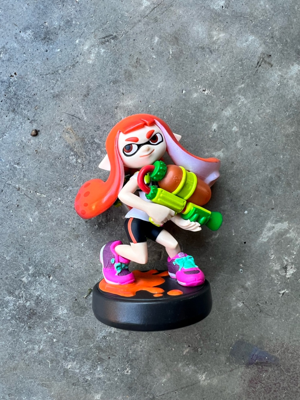 Orange Inkling Girl Amiibo with Green Splatter Gun
